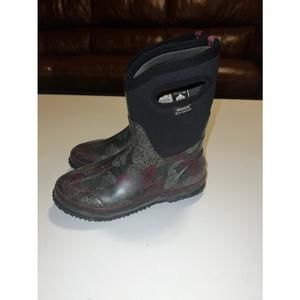 Women’s rosary bogs size 7